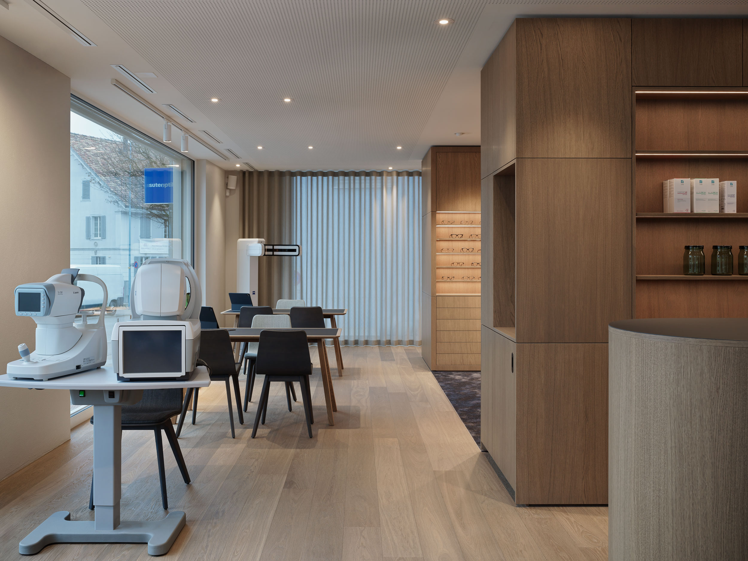 objekt13_innenarchitektur_innenarchitekt_interiordesign_architektur_umbau_desgin_EFH_wellness_bueroplanung_restaurant_hotel_optiker_reetail_store_20